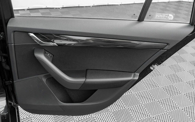 Skoda Octavia cena 61900 przebieg: 119534, rok produkcji 2019 z Niemodlin małe 704